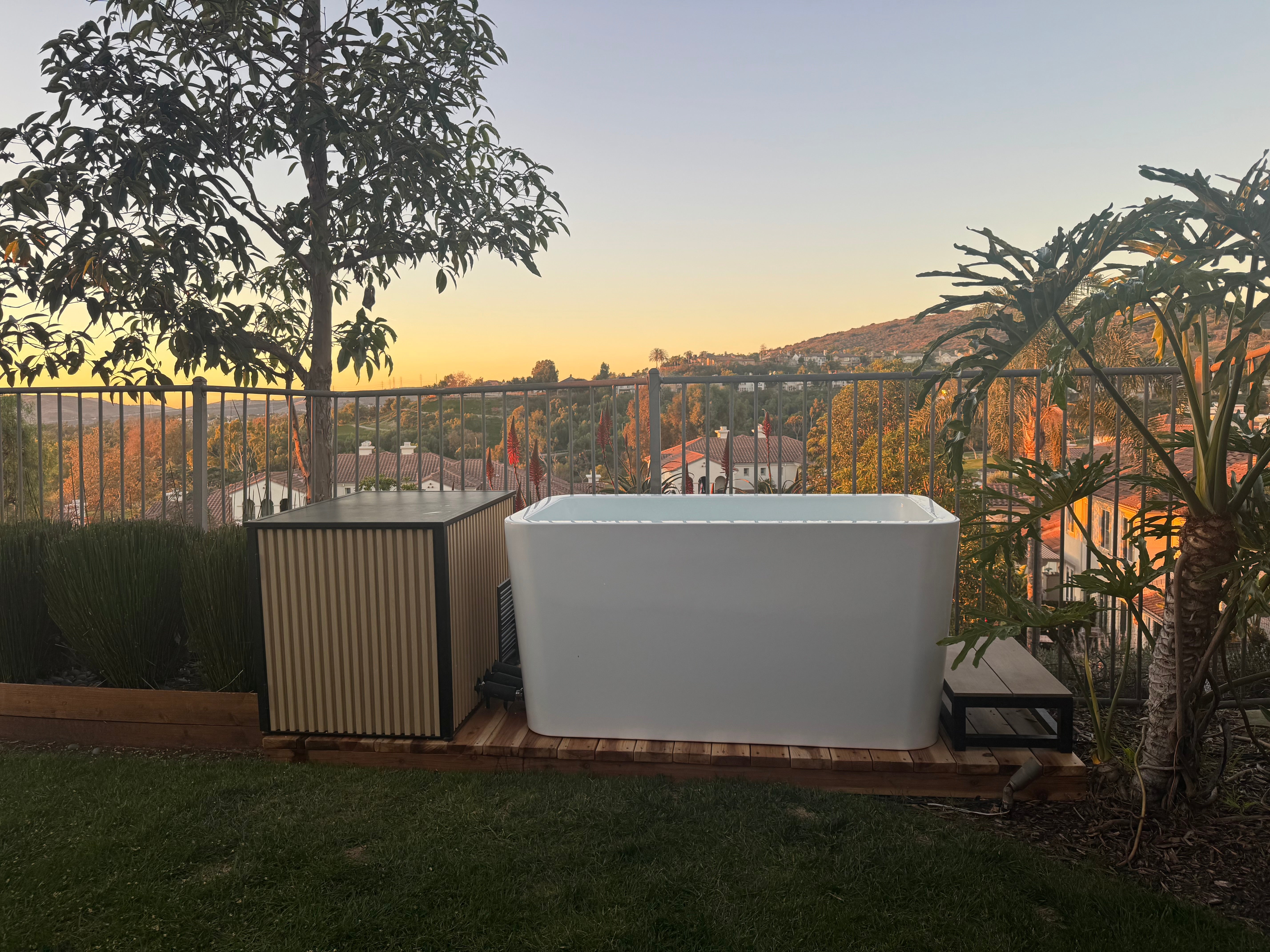 RevX X Tub Cold Plunge With LUX Chiller and Filtration
