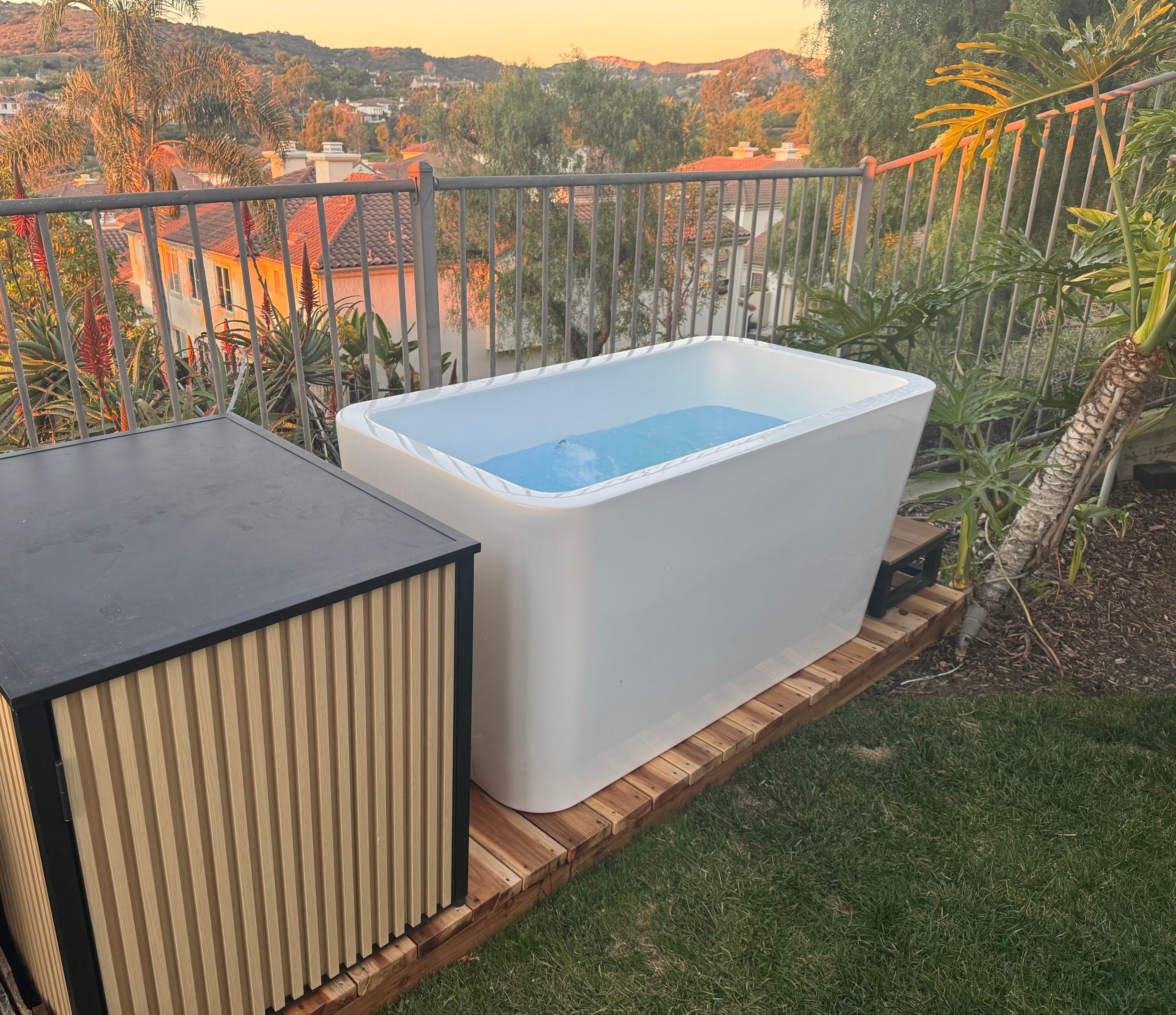 RevX X Tub Cold Plunge With LUX Chiller and Filtration